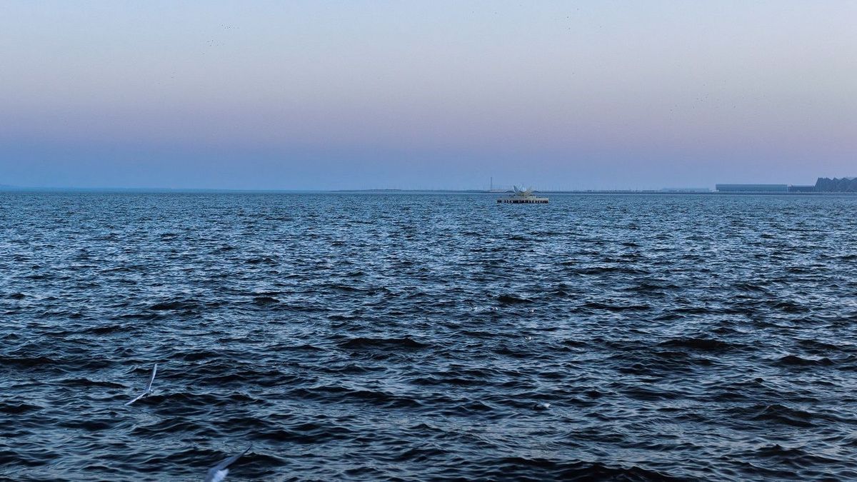 Граждане Ирана во время рыбалки на Каспии оказались в Казахстане и получили сроки