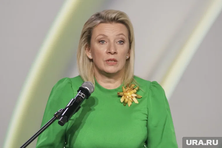 Захарова сравнила визит Мерца в Киев с возвращением на место преступления