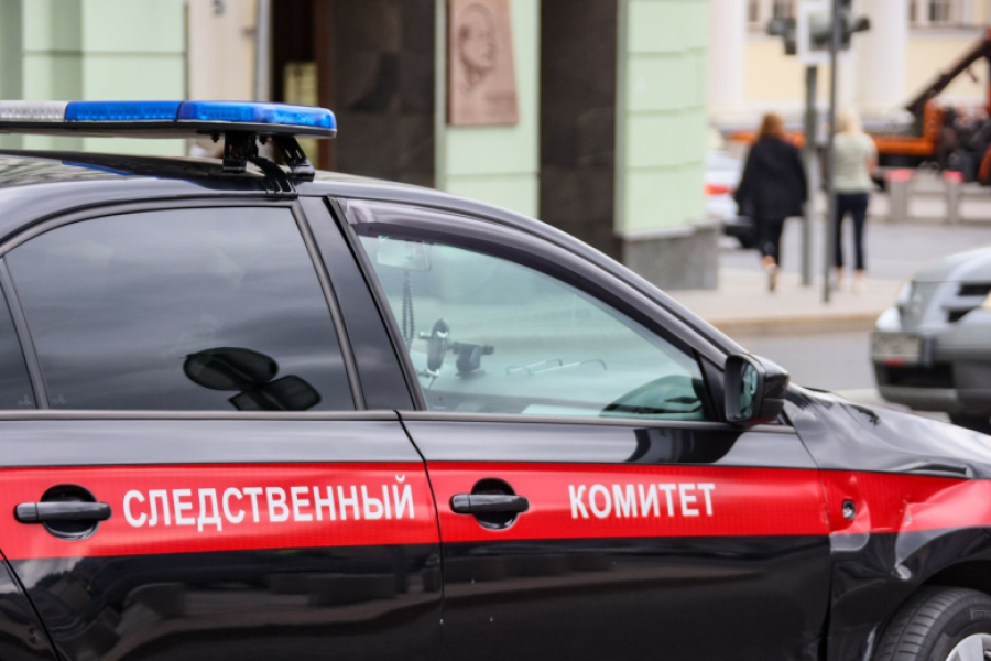 В лесопарке Екатеринбурга обнаружили труп неизвестного мужчины