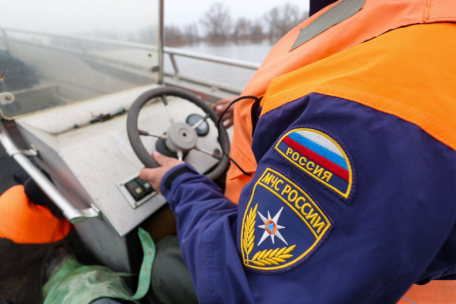 Автомобильный мост в российском регионе не выдержал подъема воды и рухнул