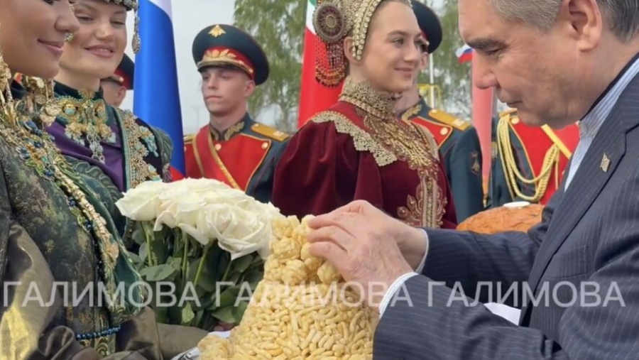 Национального Лидера туркменского народа встретили в аэропорту Казани с чак-чаком – видео 13/05/2026 – Новости