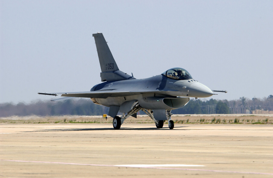 На Украине разбился F-16, пилота госпитализировали