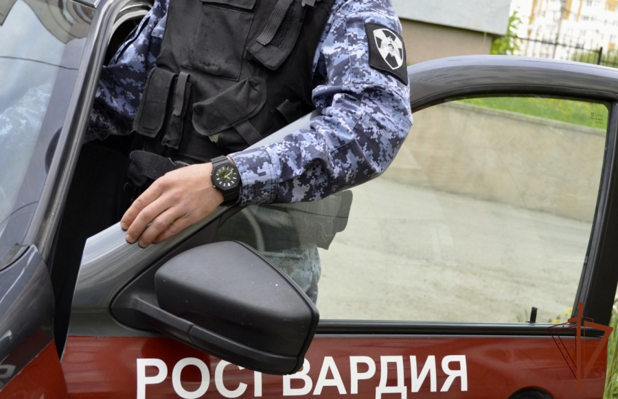 Росгвардейцы спасли мужчину после удара БПЛА в ЛНР